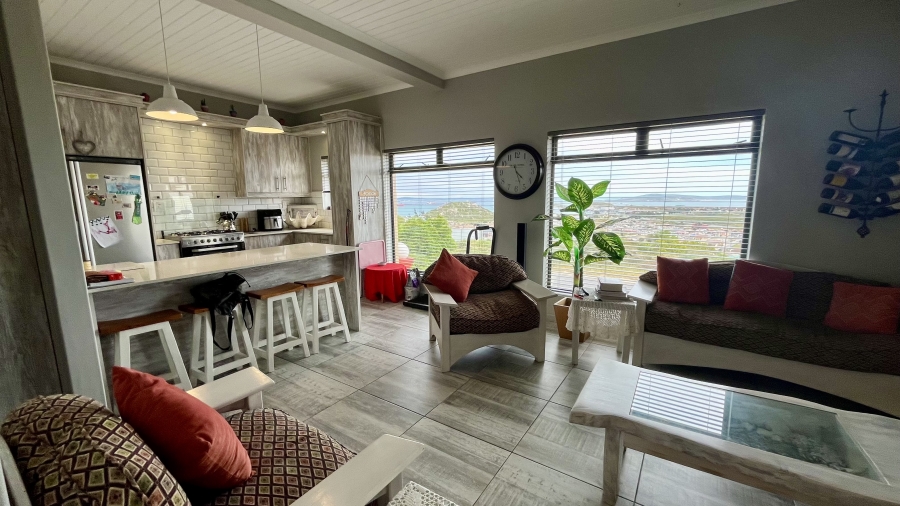 2 Bedroom Property for Sale in Hoogland Western Cape